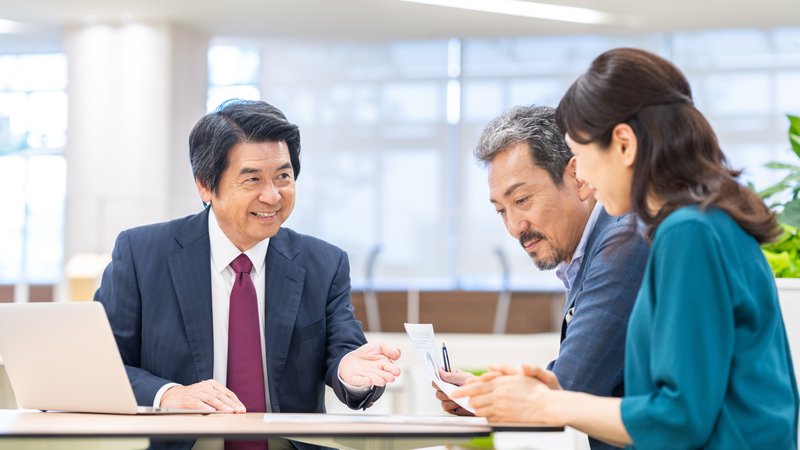 お客様へ提案している場面